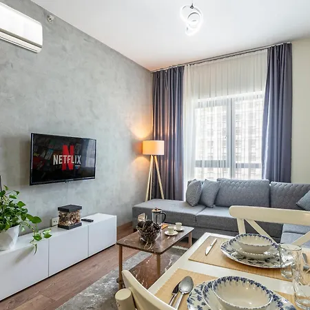 212 Outlet Karsisinda Lux N7 * İstanbul