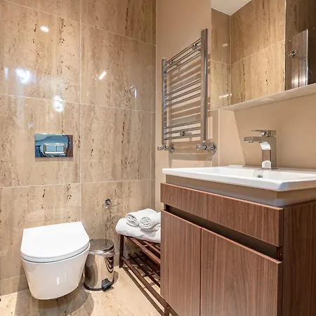 212 Outlet Karsisinda Lux N7 Appartement Istanboel