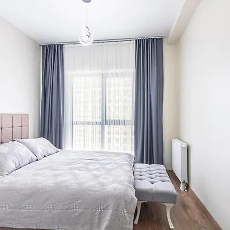 212 Outlet Karsisinda Lux N7 Apartamento Estambul
